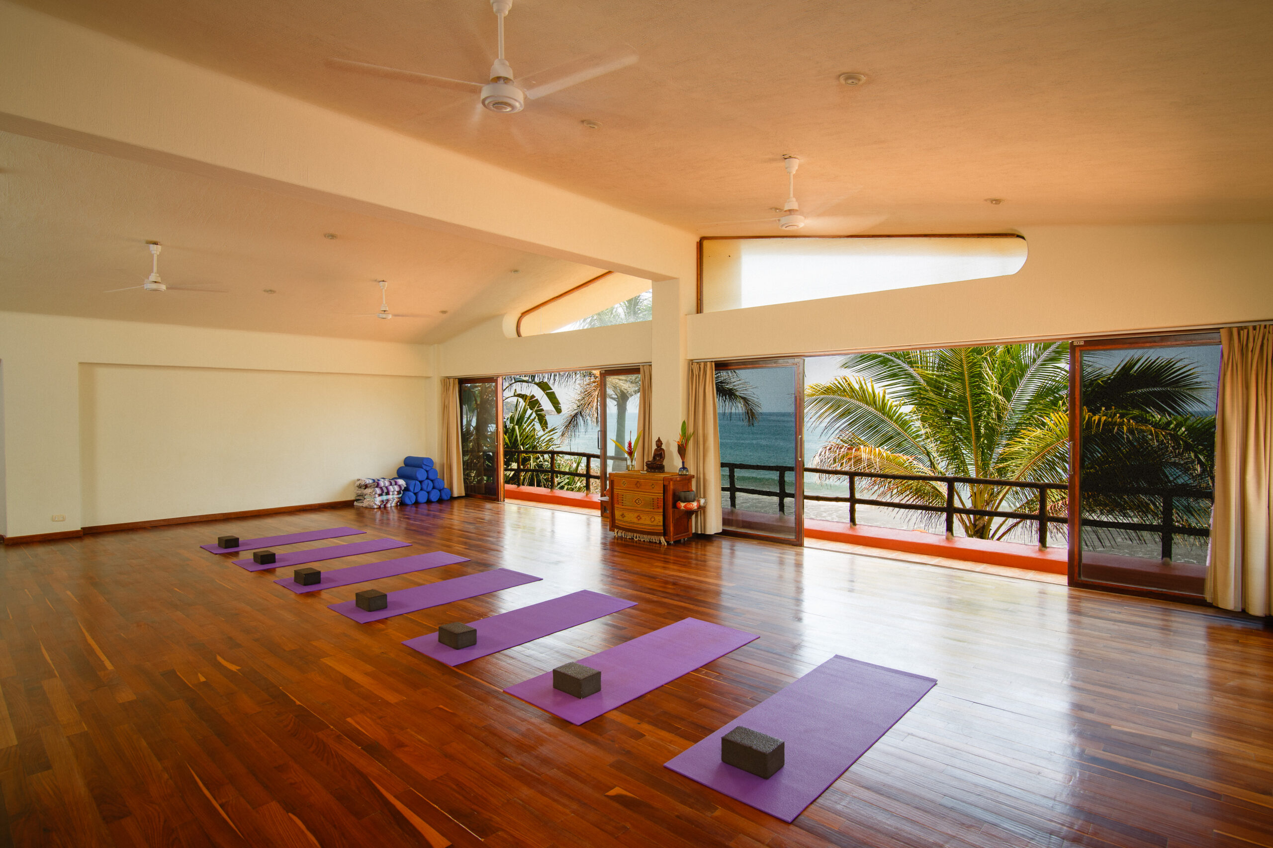 El Mar yoga studio